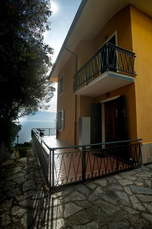 080 - La Villa Storica Il Vigneto 45B, Terrazza Sul Mare - Parcheggio Privato Gratis Монелья Экстерьер фото